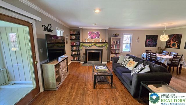 194 Springhouse Road, Allentown City, PA 18104