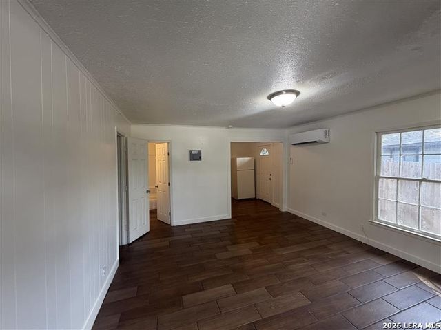 520 Gentleman Rd Apt 13, San Antonio, TX 78201