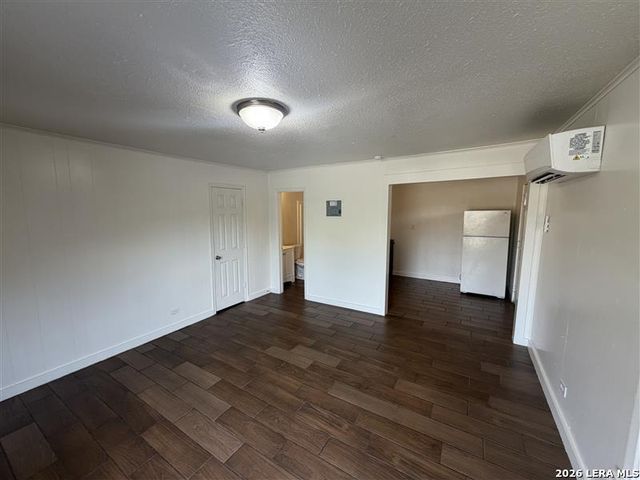 520 Gentleman Rd Apt 13, San Antonio, TX 78201