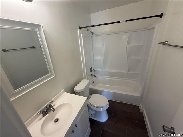 520 Gentleman Rd Apt 13, San Antonio, TX 78201