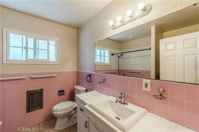100 Cerritos Avenue 7, Long Beach, CA 90802