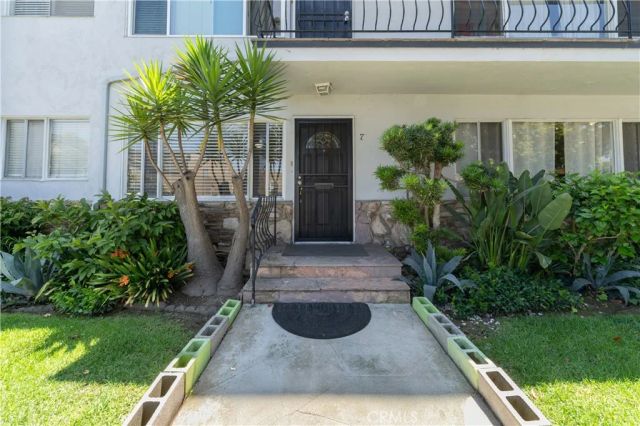 100 Cerritos Avenue 7, Long Beach, CA 90802