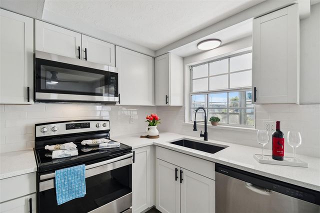 4822 PANORAMA AVENUE, Holiday, FL 34690