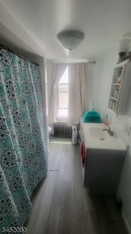 272 Lincoln St, Phillipsburg Town, NJ 08865
