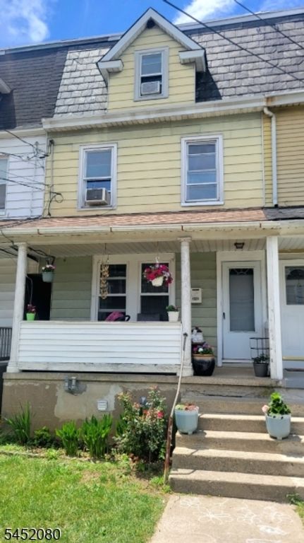 272 Lincoln St, Phillipsburg Town, NJ 08865