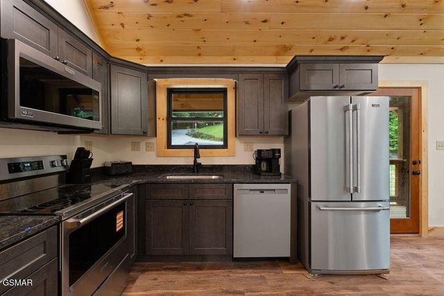 1123 Raintree Road, Gatlinburg, TN 37738
