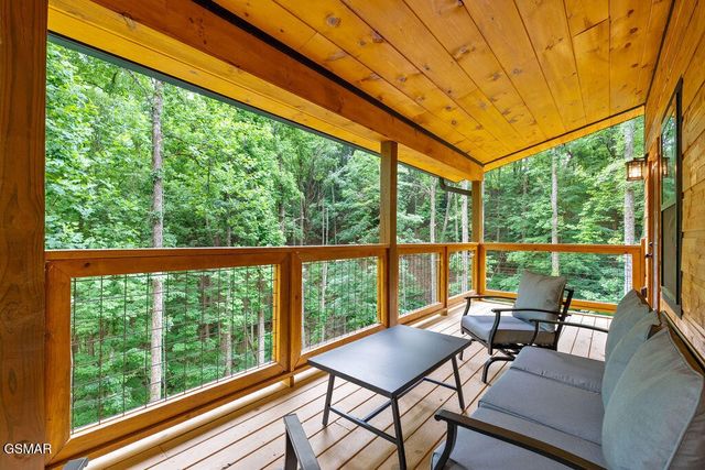 1123 Raintree Road, Gatlinburg, TN 37738