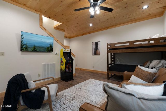 1123 Raintree Road, Gatlinburg, TN 37738