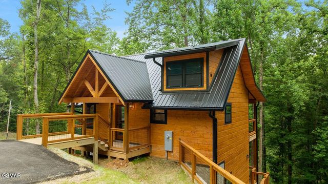 1123 Raintree Road, Gatlinburg, TN 37738