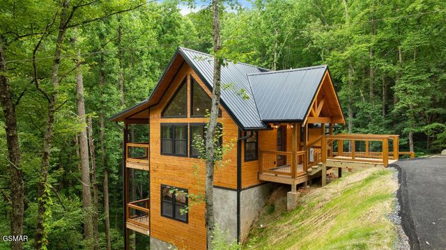 1123 Raintree Road, Gatlinburg, TN 37738