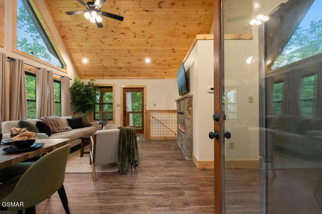 1123 Raintree Road, Gatlinburg, TN 37738