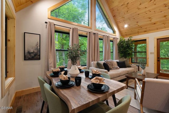 1123 Raintree Road, Gatlinburg, TN 37738