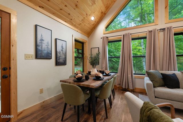 1123 Raintree Road, Gatlinburg, TN 37738