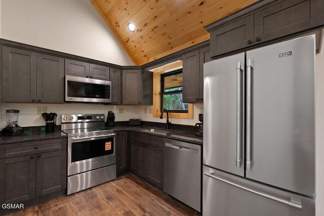 1123 Raintree Road, Gatlinburg, TN 37738
