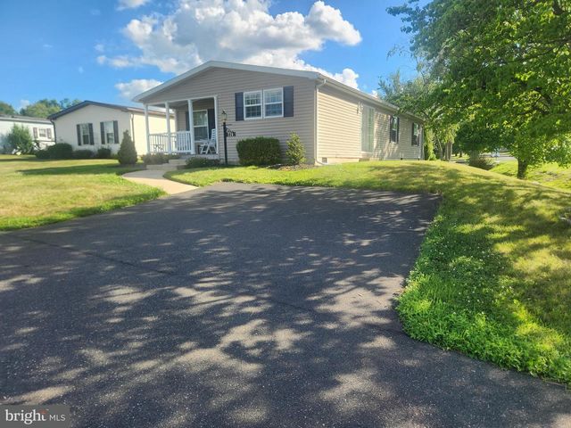 776 FERNWOOD CV, North Wales, PA 19454