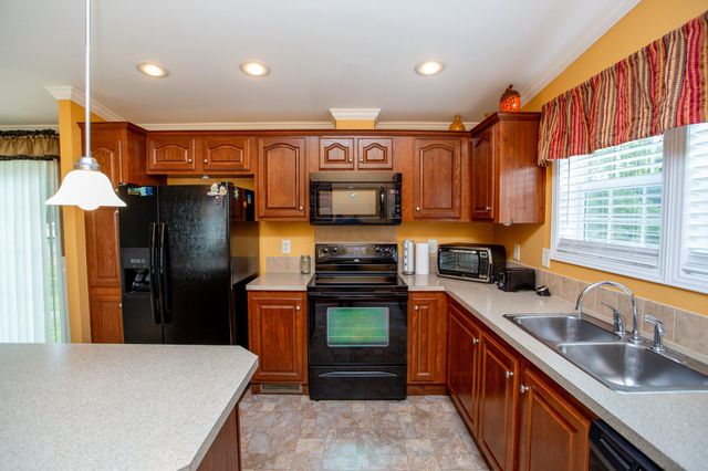 776 FERNWOOD CV, North Wales, PA 19454