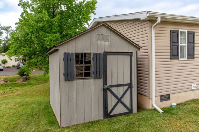 776 FERNWOOD CV, North Wales, PA 19454