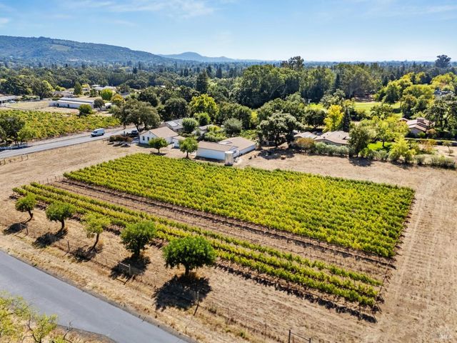 17260 Arnold Dr, Sonoma, CA 95476