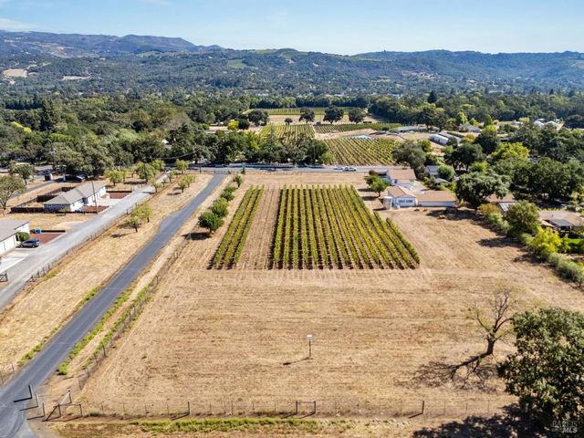 17260 Arnold Dr, Sonoma, CA 95476