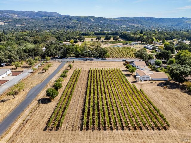 17260 Arnold Dr, Sonoma, CA 95476