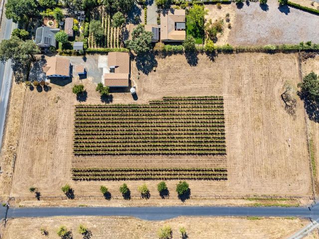 17260 Arnold Dr, Sonoma, CA 95476