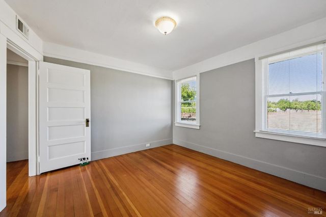 17260 Arnold Dr, Sonoma, CA 95476