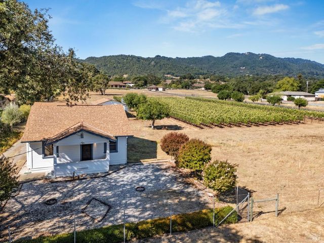 17260 Arnold Dr, Sonoma, CA 95476