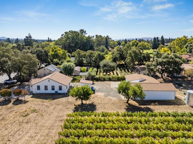17260 Arnold Dr, Sonoma, CA 95476