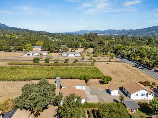 17260 Arnold Dr, Sonoma, CA 95476