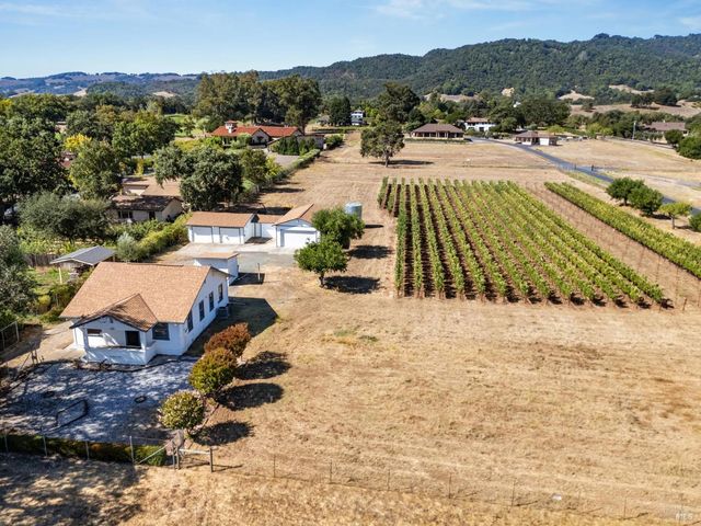 17260 Arnold Dr, Sonoma, CA 95476