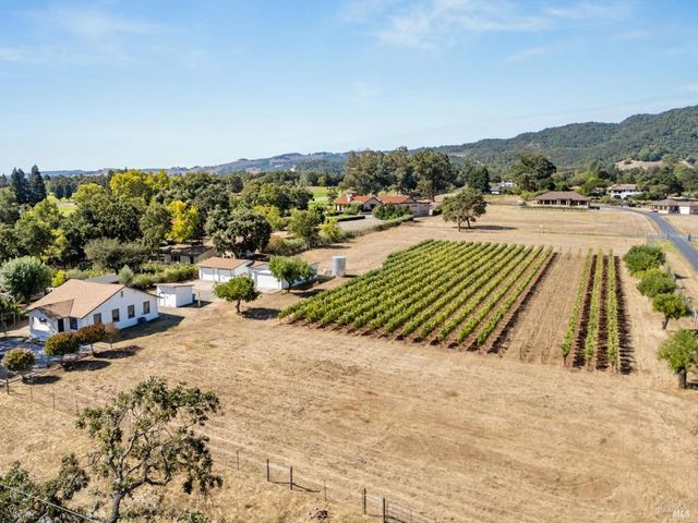 17260 Arnold Dr, Sonoma, CA 95476