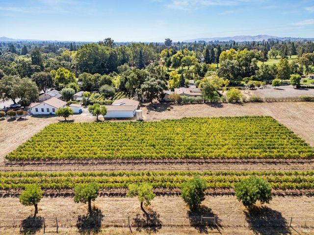 17260 Arnold Dr, Sonoma, CA 95476