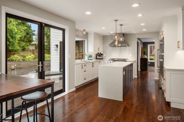 17206 SE 46th Street, Bellevue, WA 98006