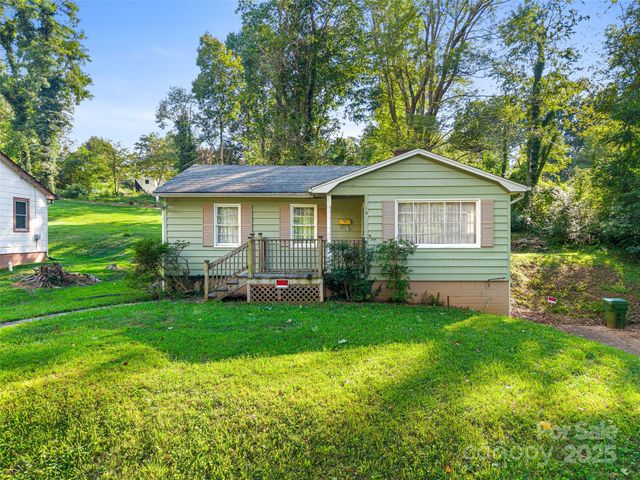 16 Melbourne Place, Asheville, NC 28801