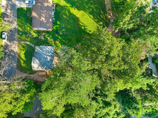 16 Melbourne Place, Asheville, NC 28801