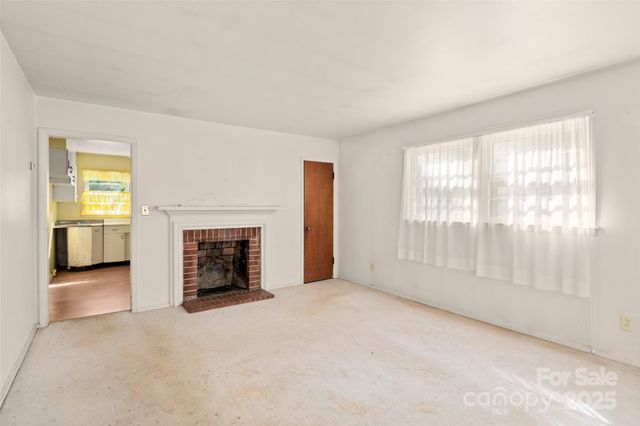 16 Melbourne Place, Asheville, NC 28801