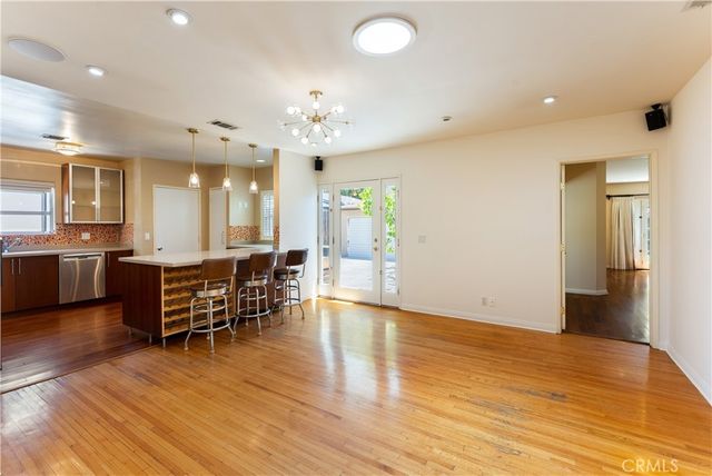 4722 Ventura Canyon, Sherman Oaks, CA 91423