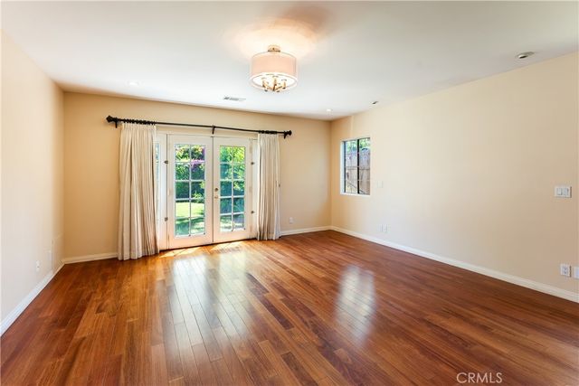 4722 Ventura Canyon, Sherman Oaks, CA 91423