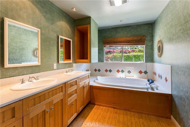 4722 Ventura Canyon, Sherman Oaks, CA 91423