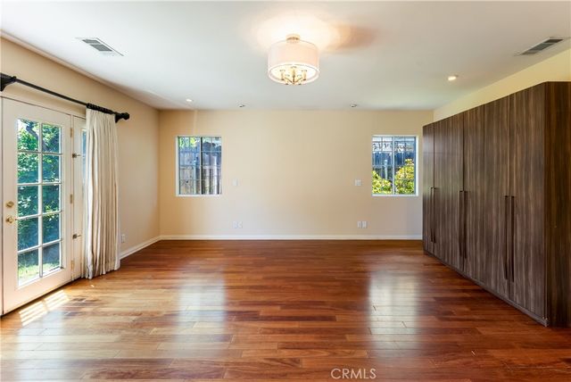 4722 Ventura Canyon, Sherman Oaks, CA 91423