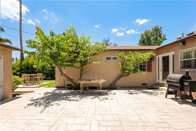 4722 Ventura Canyon, Sherman Oaks, CA 91423