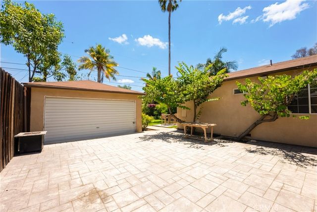 4722 Ventura Canyon, Sherman Oaks, CA 91423