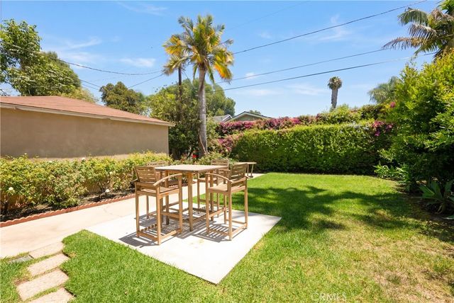 4722 Ventura Canyon, Sherman Oaks, CA 91423