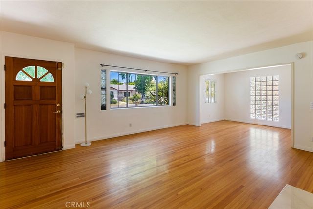 4722 Ventura Canyon, Sherman Oaks, CA 91423