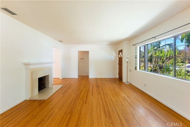 4722 Ventura Canyon, Sherman Oaks, CA 91423
