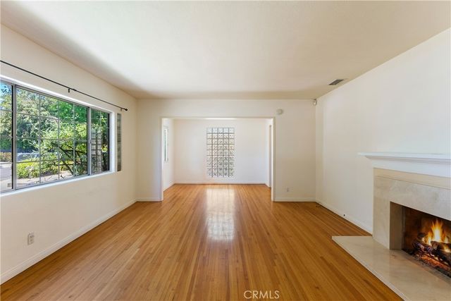 4722 Ventura Canyon, Sherman Oaks, CA 91423