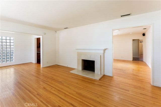 4722 Ventura Canyon, Sherman Oaks, CA 91423