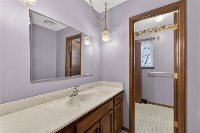 1201 NE 9th Street, Blue Springs, MO 64014