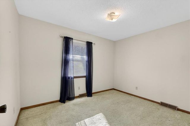 1201 NE 9th Street, Blue Springs, MO 64014