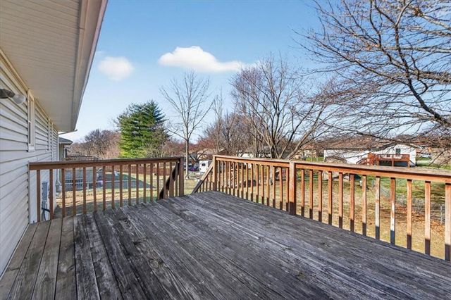 1201 NE 9th Street, Blue Springs, MO 64014